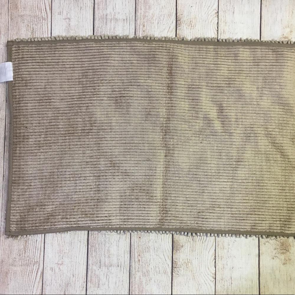 Fluffy Microfiber Beige Bath Rug 31” X 20” - Picture 2 of 6